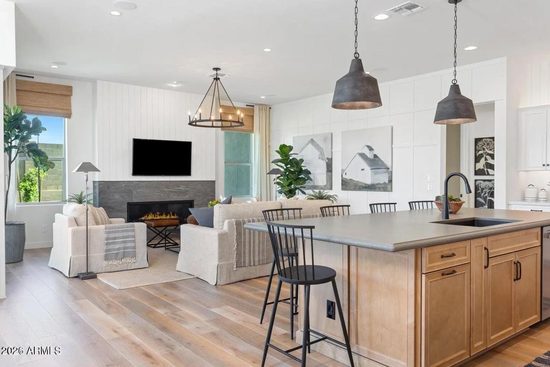 Real Estate Picture 9