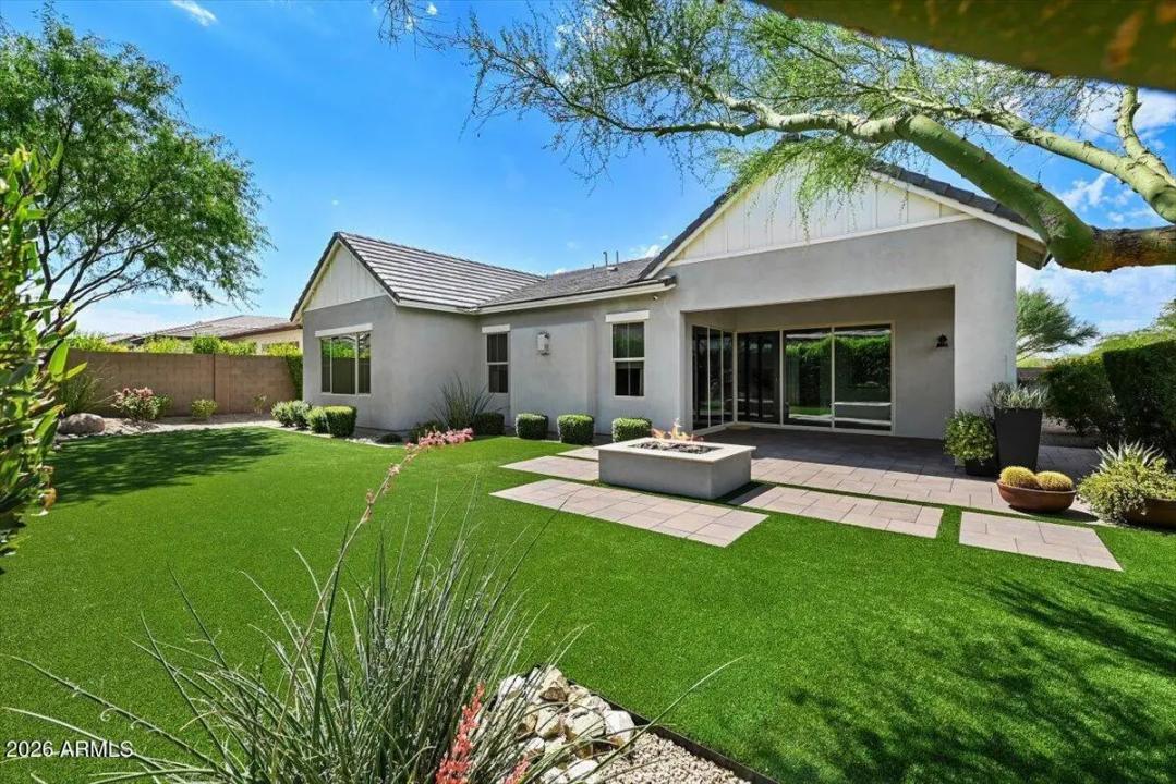 Real Estate Picture 4