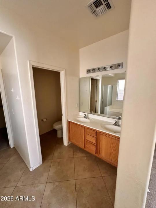 Real Estate Picture 8