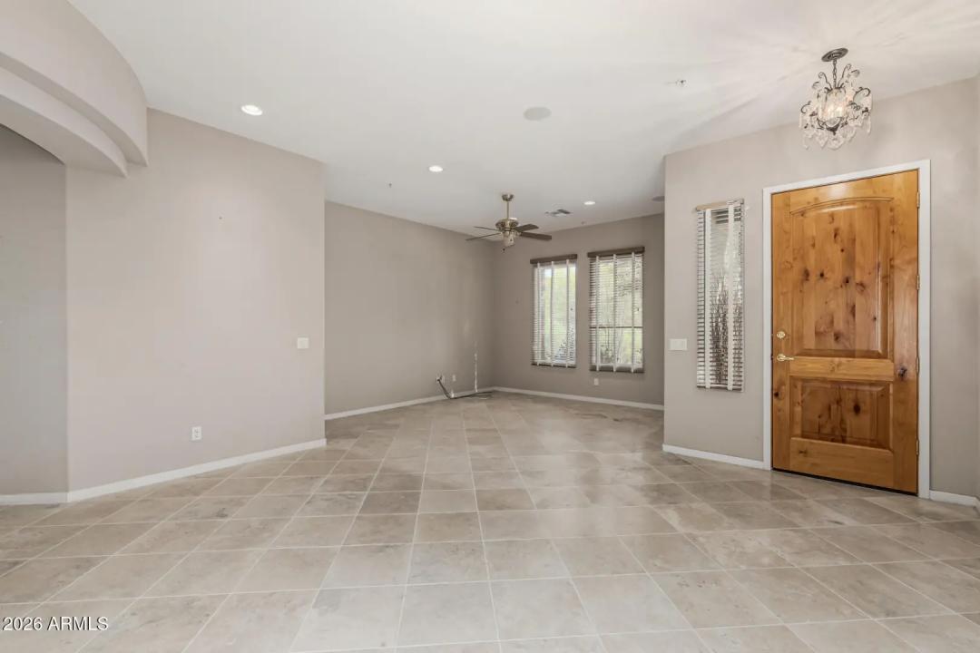 Real Estate Picture 4