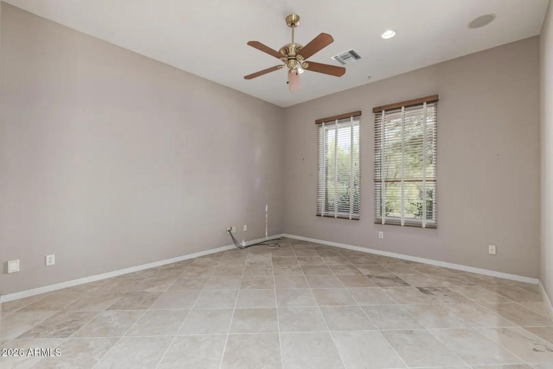 Real Estate Picture 6