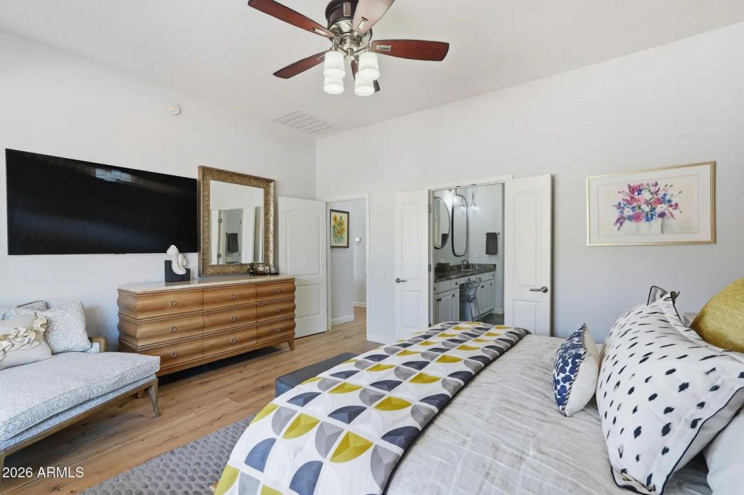 Real Estate Picture 16