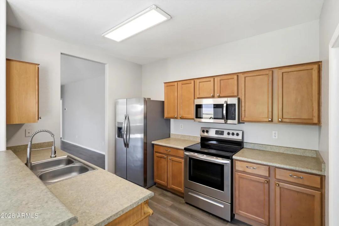 Real Estate Picture 3