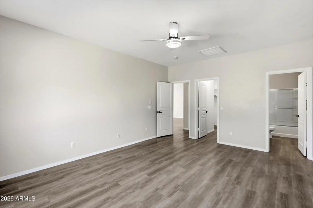 Real Estate Picture 8