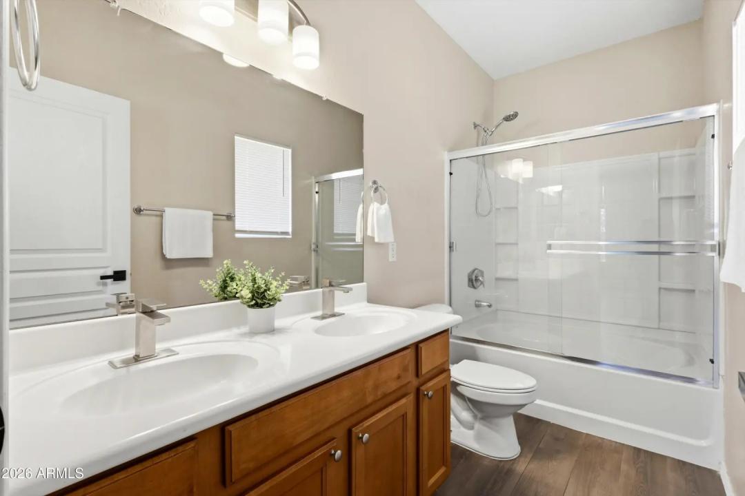 Real Estate Picture 10