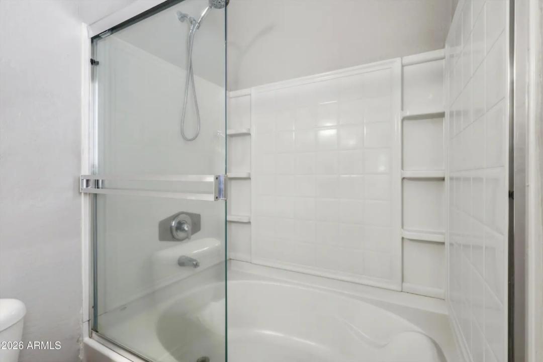 Real Estate Picture 11