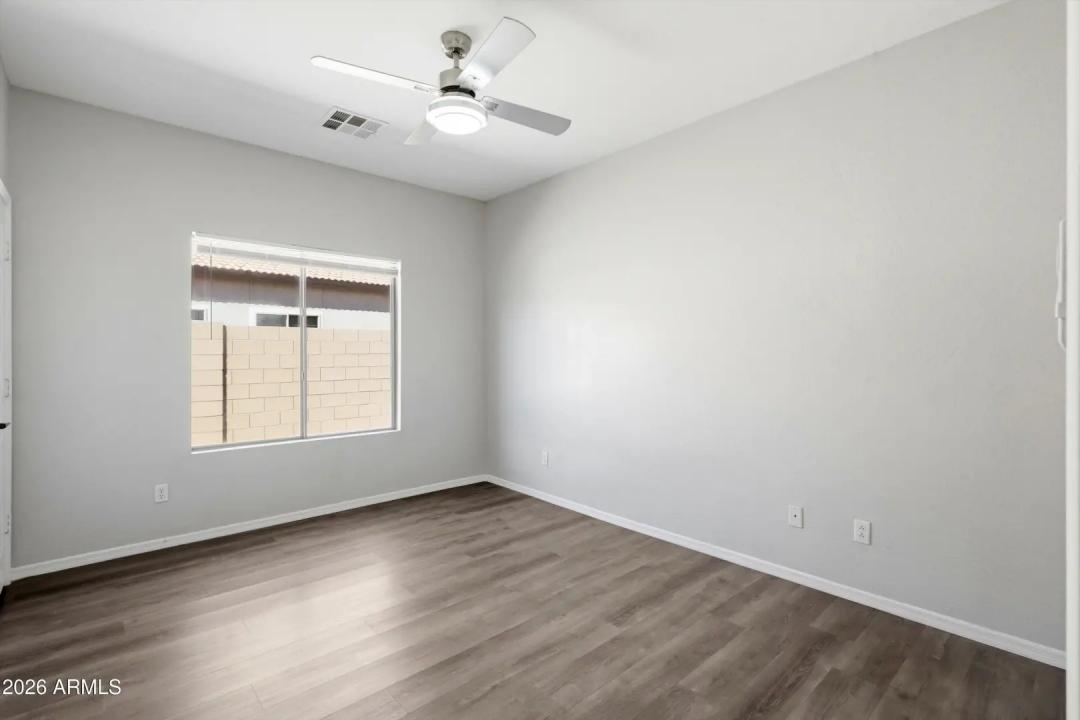 Real Estate Picture 13