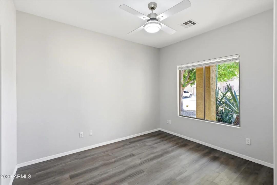 Real Estate Picture 14