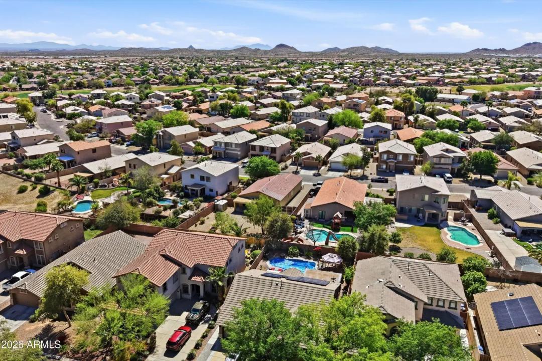 Real Estate Picture 22