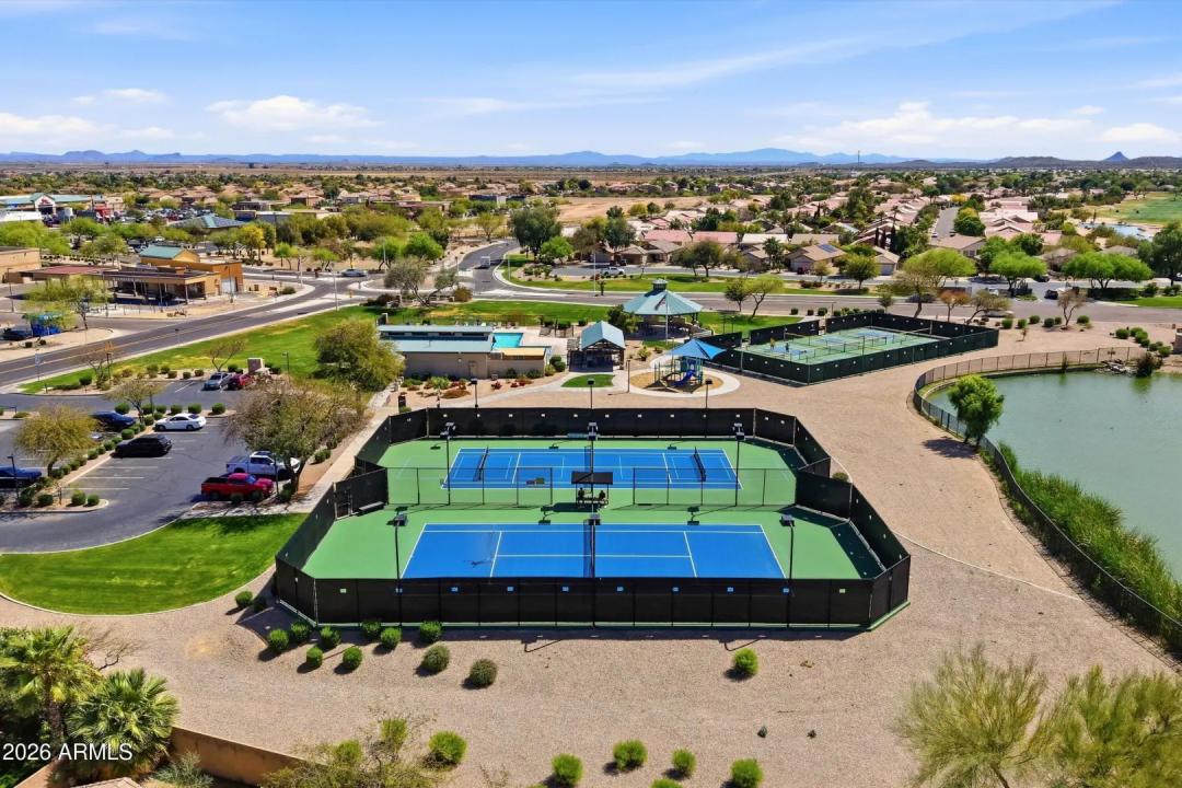 Real Estate Picture 23