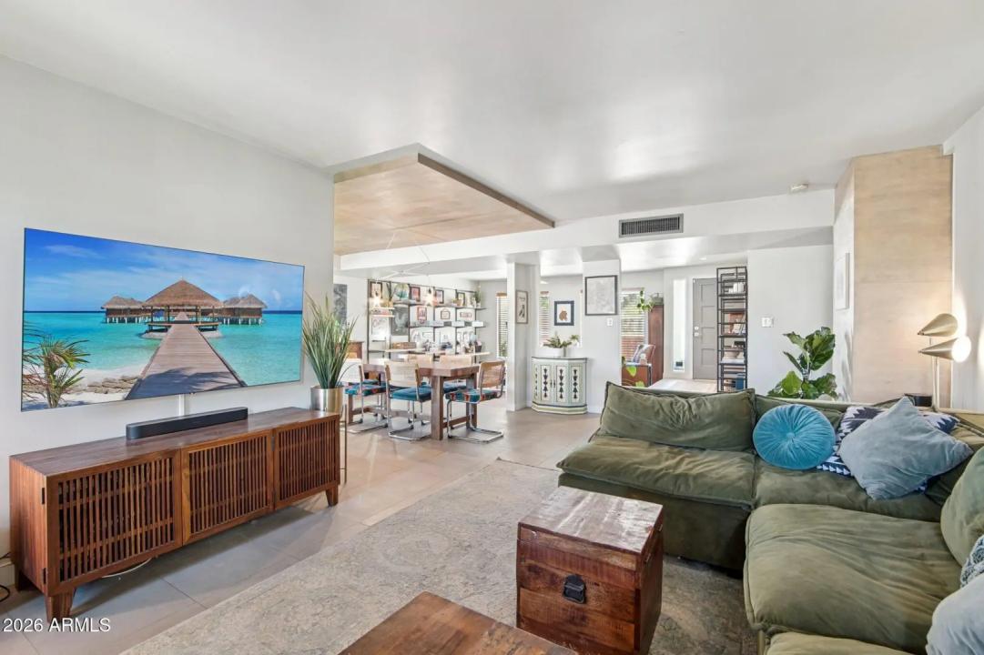 Real Estate Picture 7