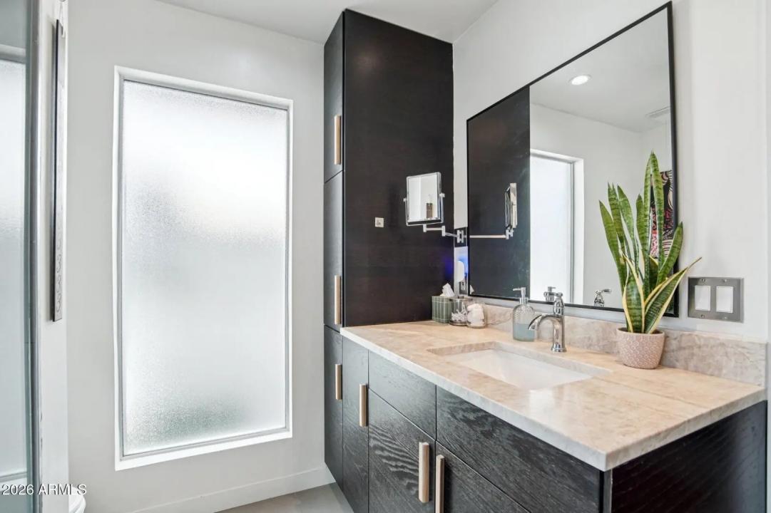 Real Estate Picture 15