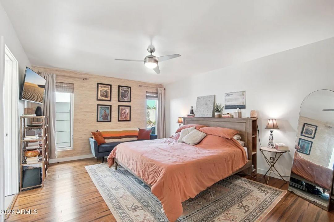 Real Estate Picture 11