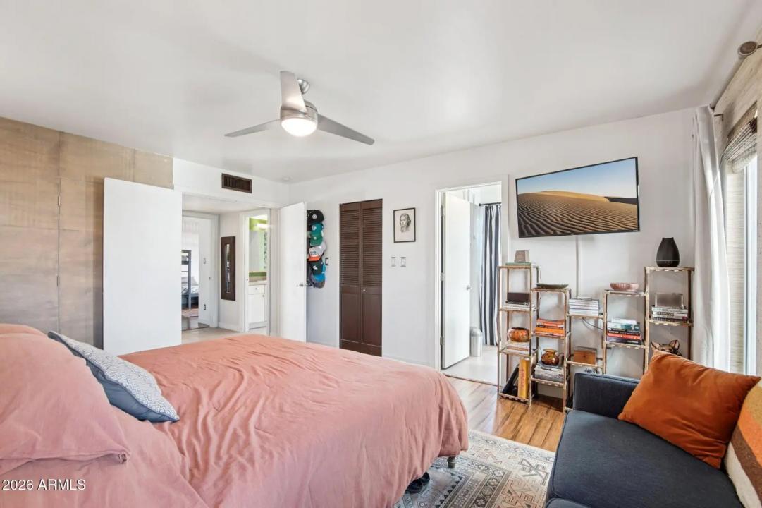 Real Estate Picture 12