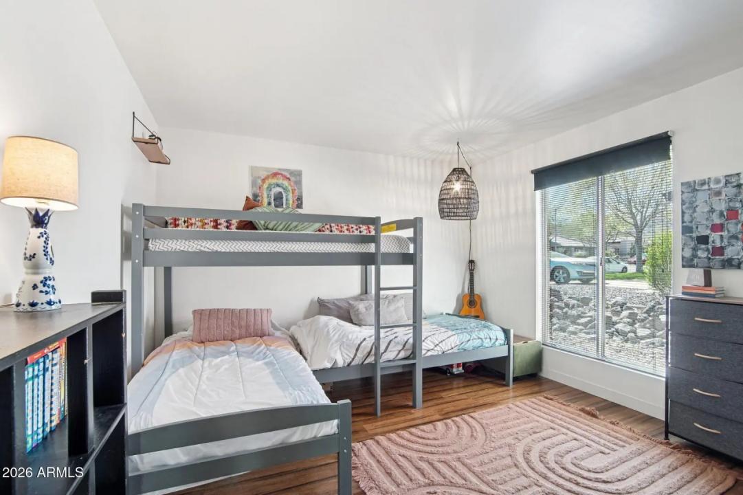 Real Estate Picture 23