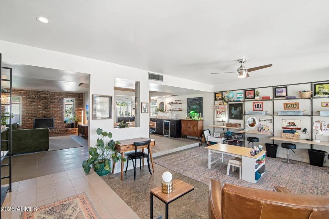 Real Estate Picture 9