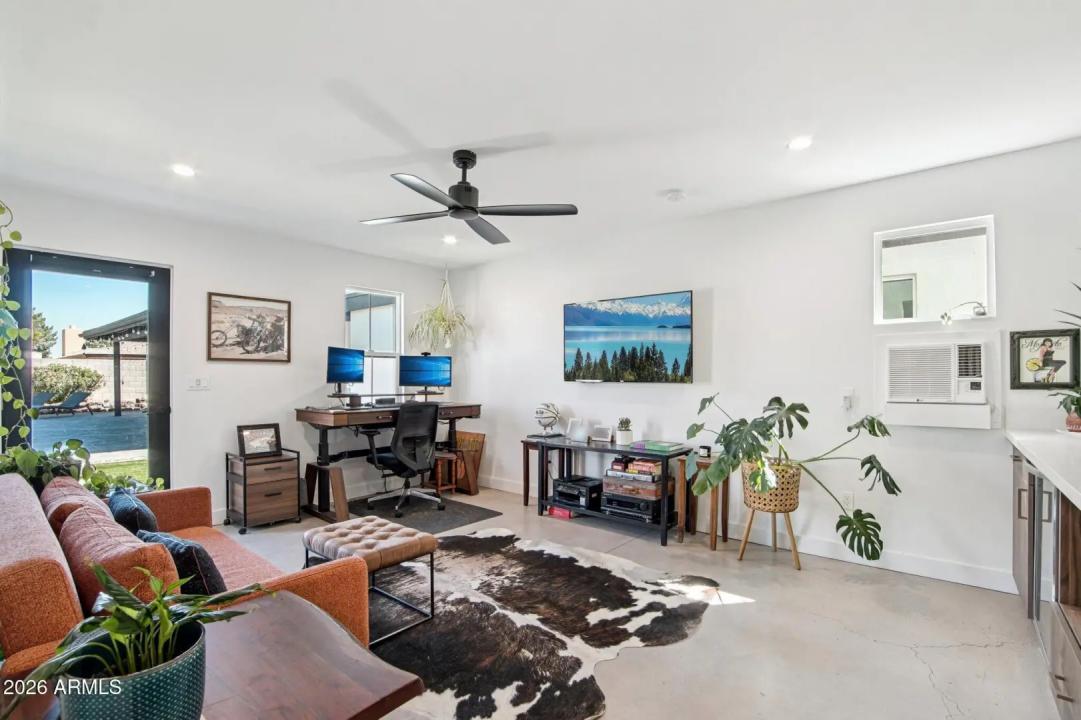 Real Estate Picture 18