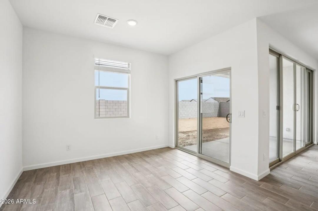 Real Estate Picture 13