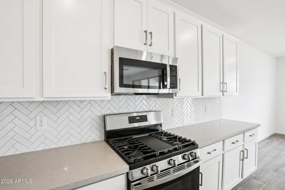 Real Estate Picture 16