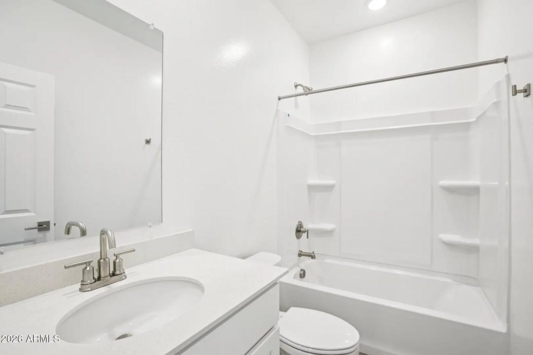 Real Estate Picture 18