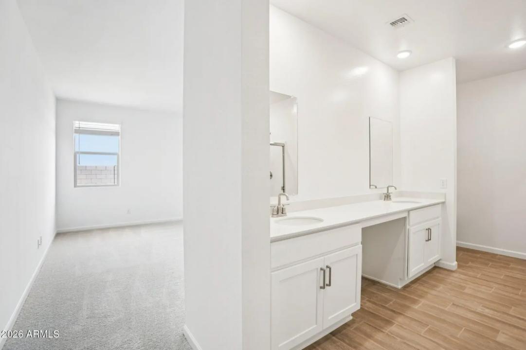 Real Estate Picture 29