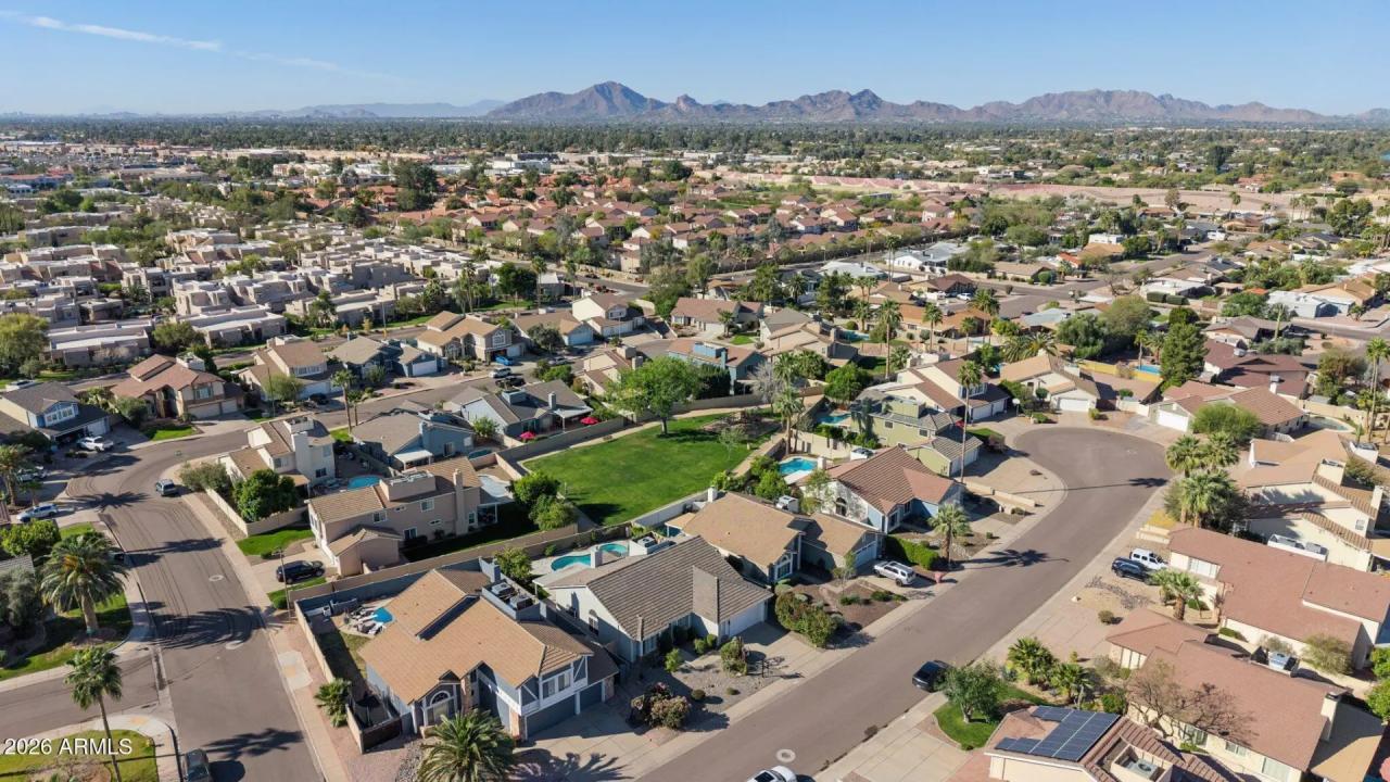 Real Estate Picture 50