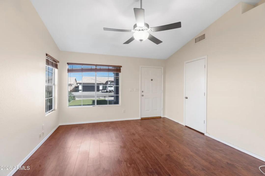 Real Estate Picture 4