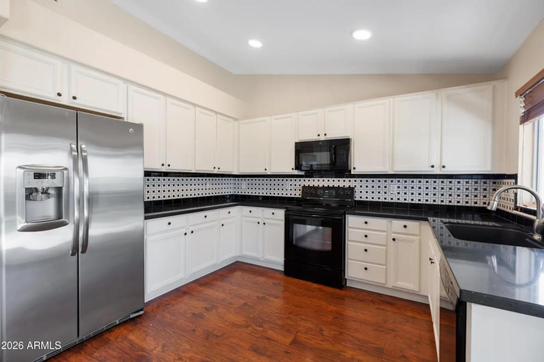 Real Estate Picture 10