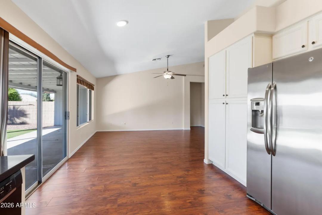 Real Estate Picture 12