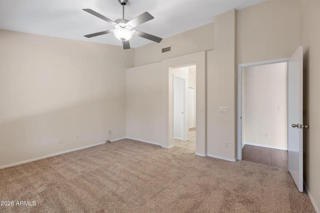 Real Estate Picture 14