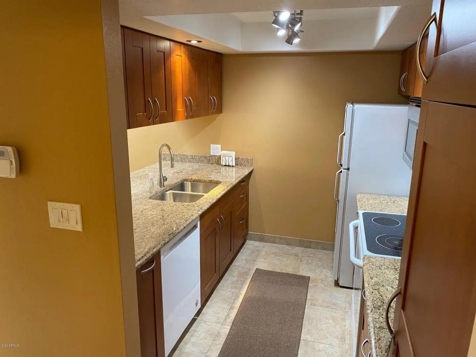 Real Estate Picture 3