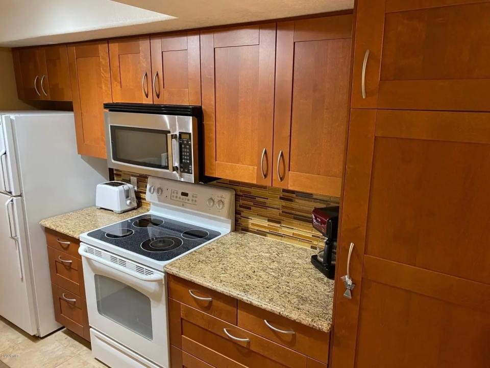 Real Estate Picture 4