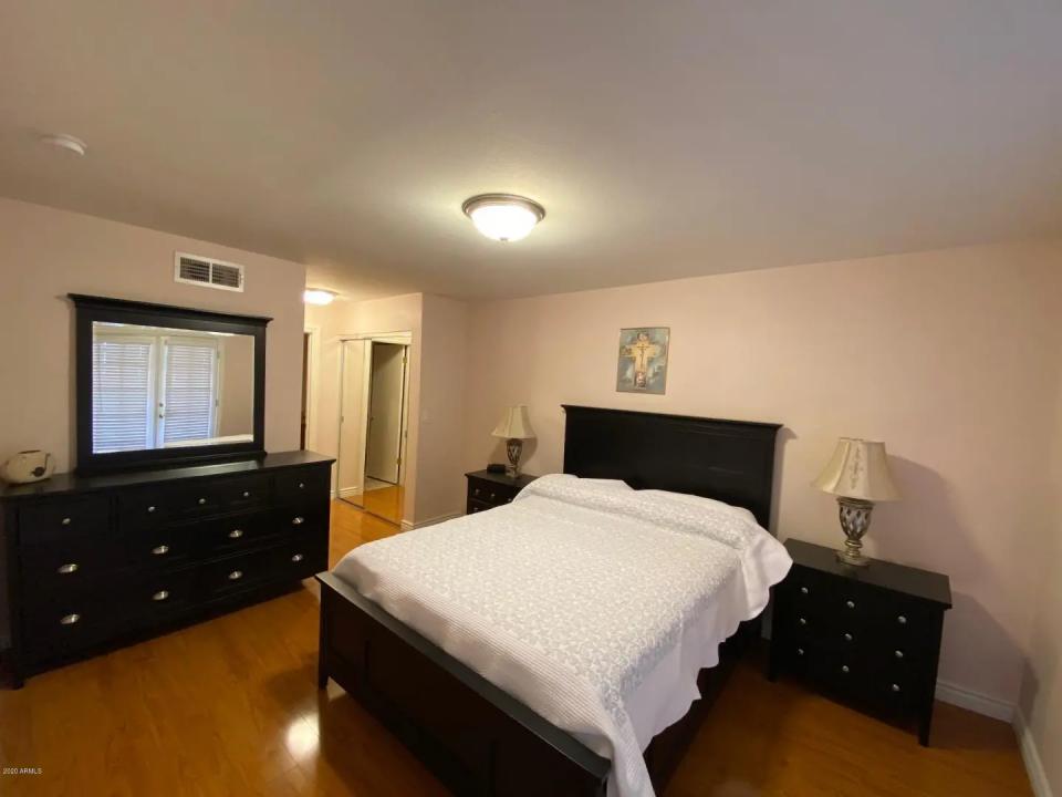 Real Estate Picture 7