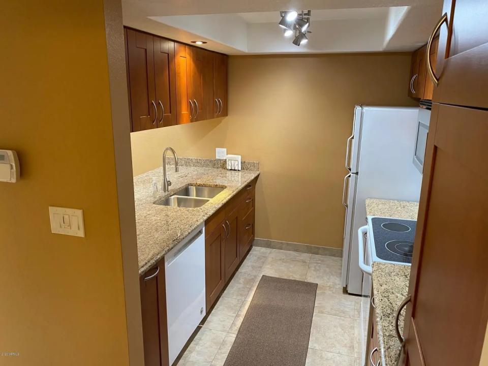 Real Estate Picture 3