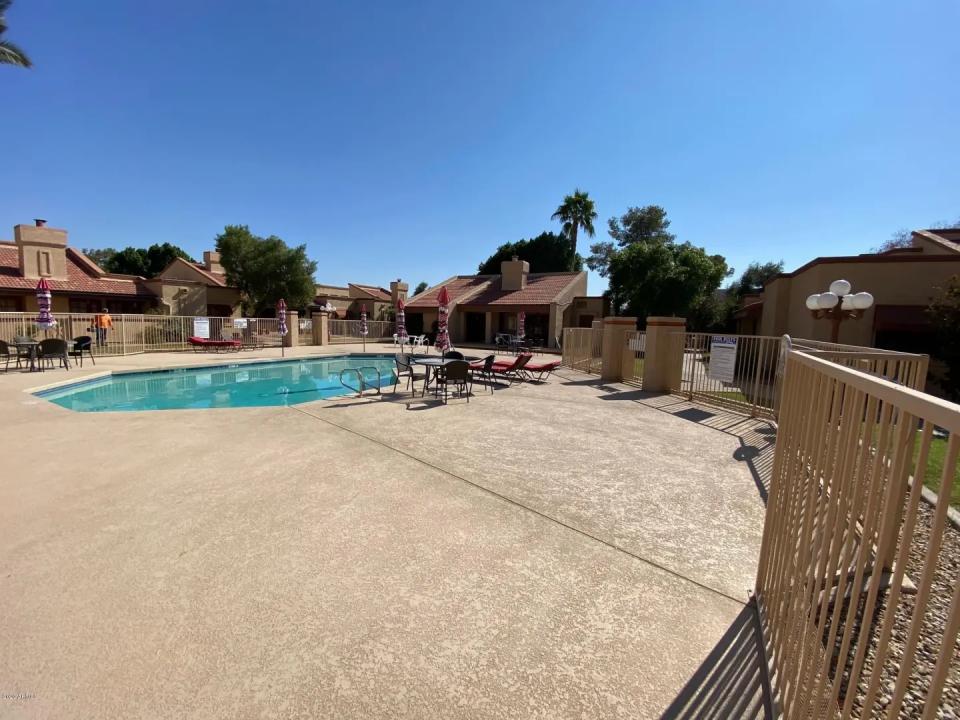 Real Estate Picture 11
