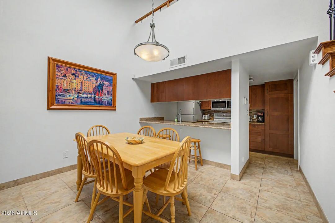 Real Estate Picture 7