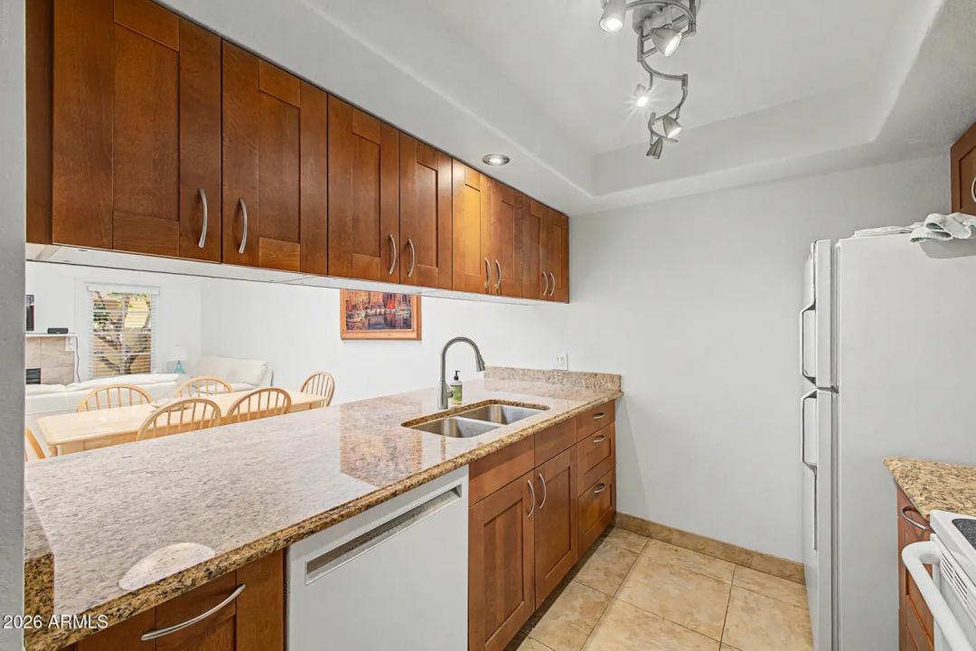 Real Estate Picture 9
