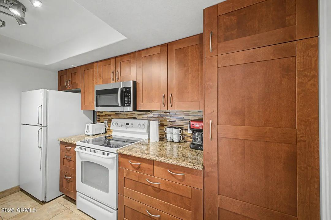 Real Estate Picture 10