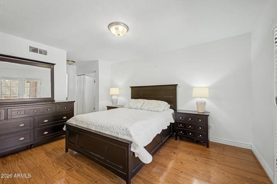 Real Estate Picture 11