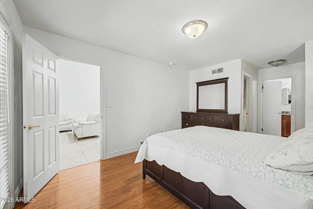 Real Estate Picture 13