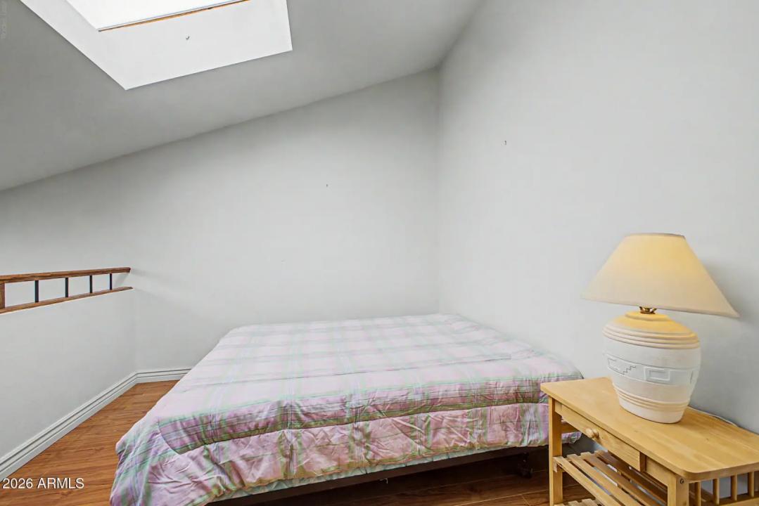 Real Estate Picture 17