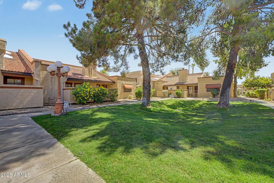 Real Estate Picture 4