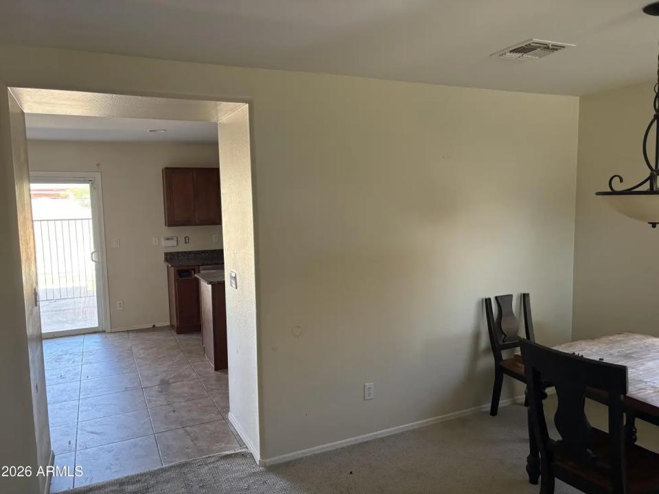 Real Estate Picture 3