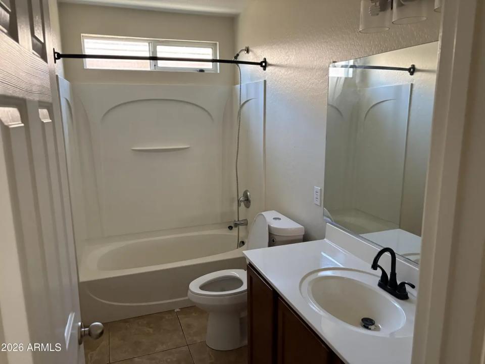 Real Estate Picture 7