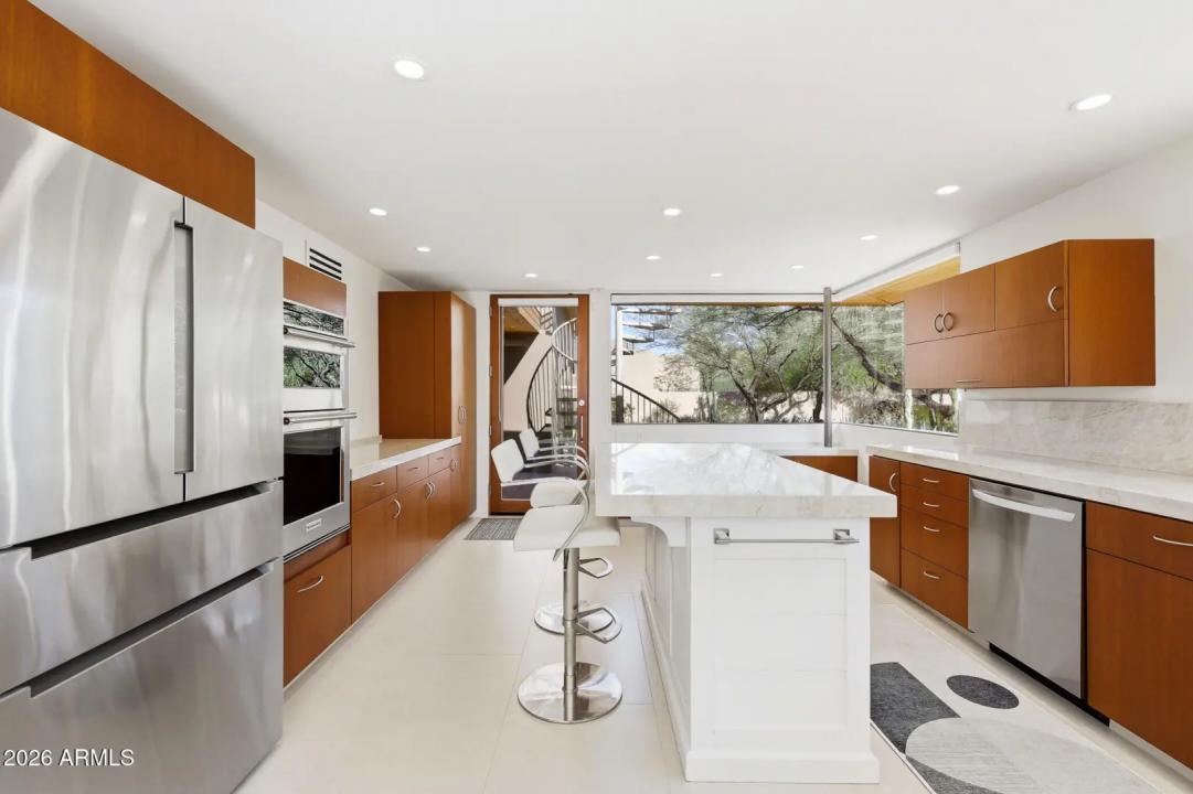 Real Estate Picture 18