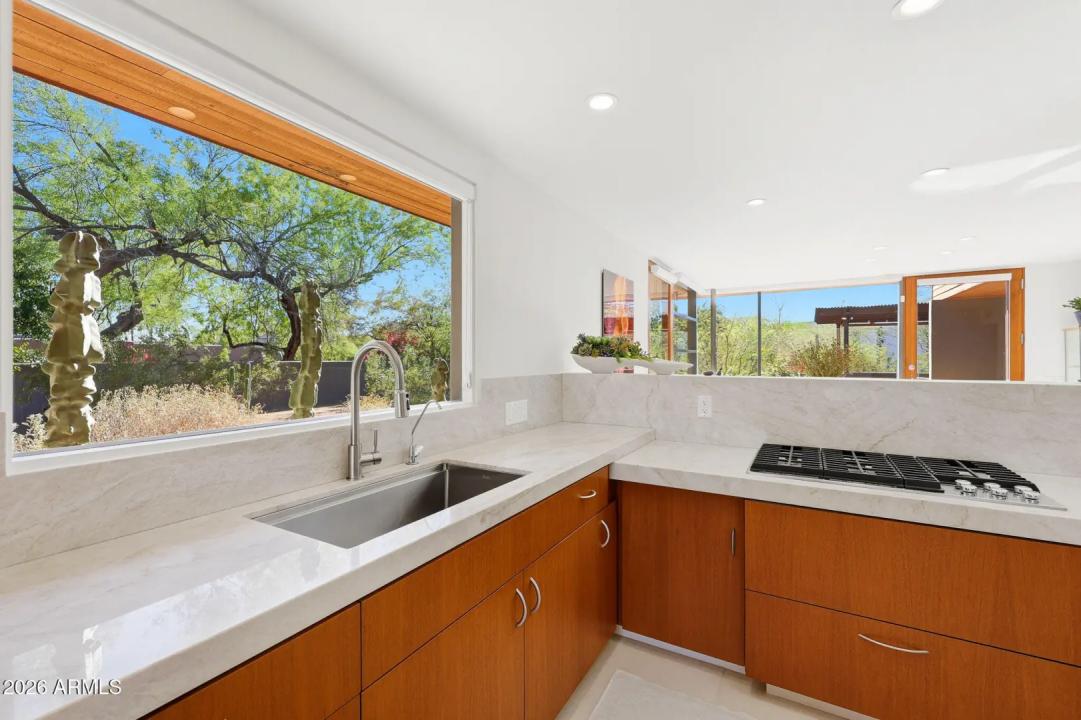 Real Estate Picture 22