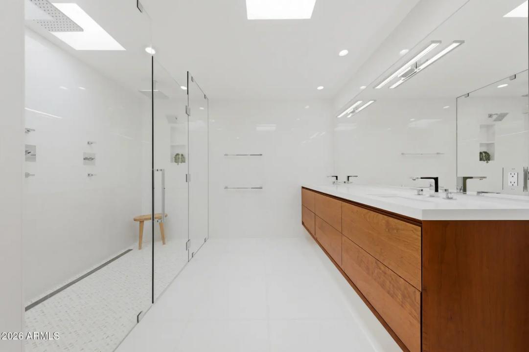 Real Estate Picture 27