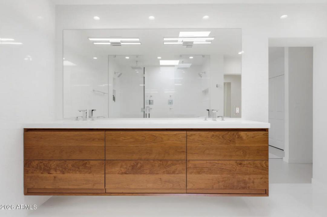 Real Estate Picture 29