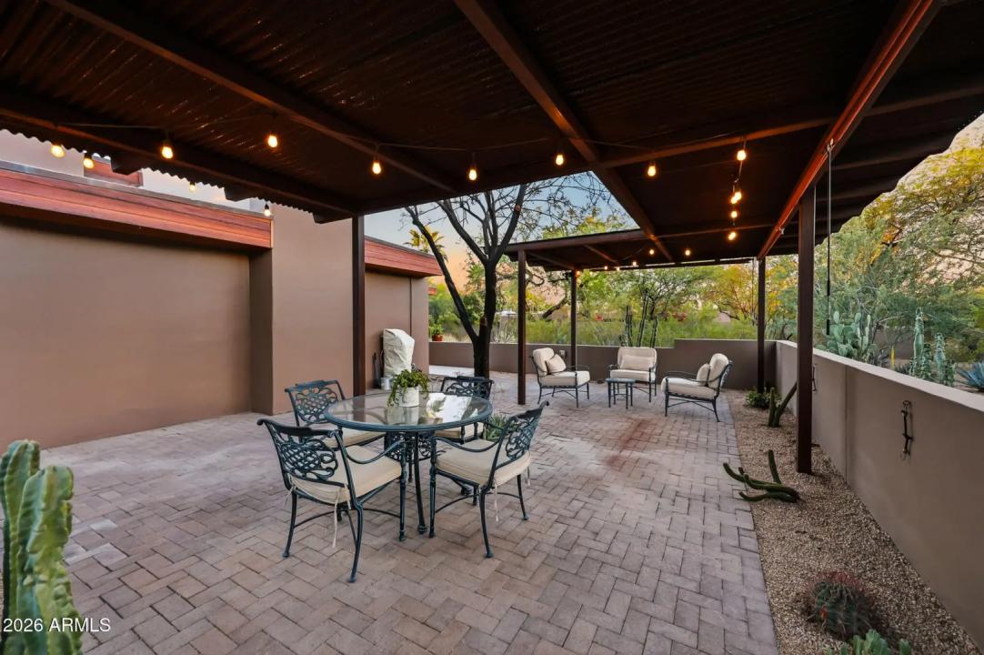 Real Estate Picture 43