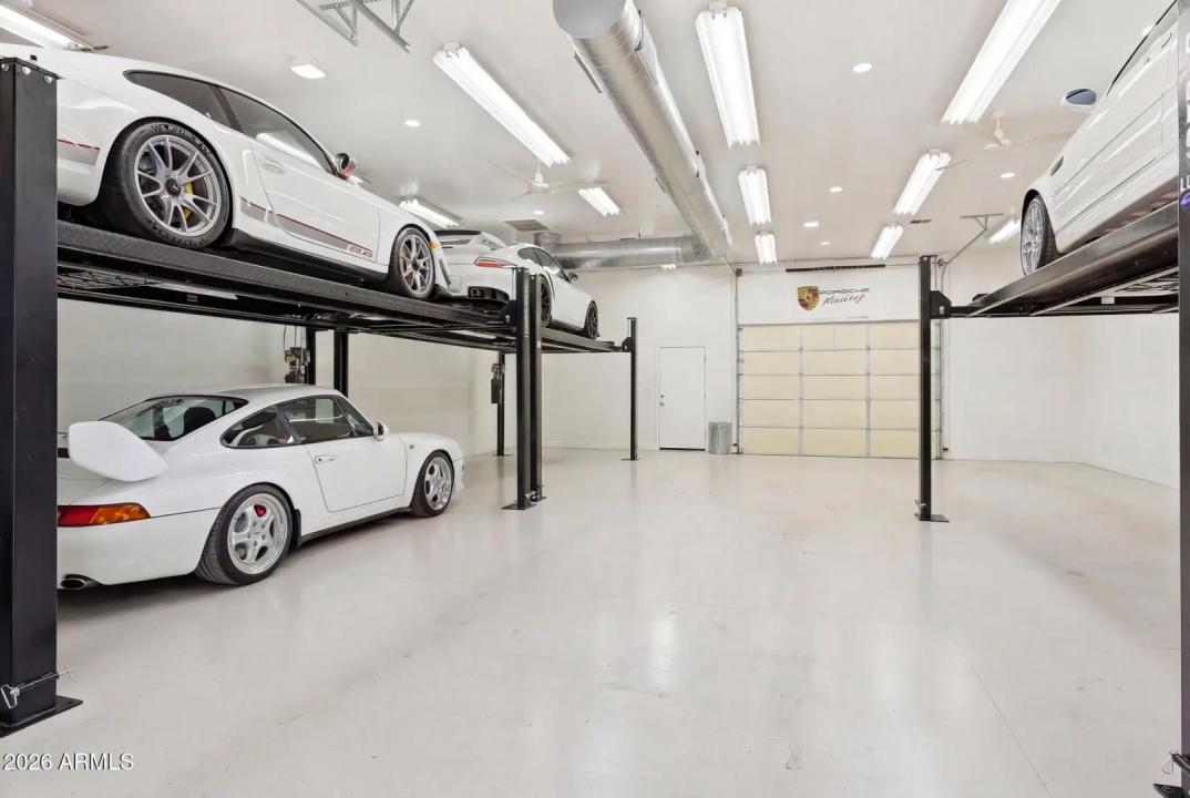 Real Estate Picture 7